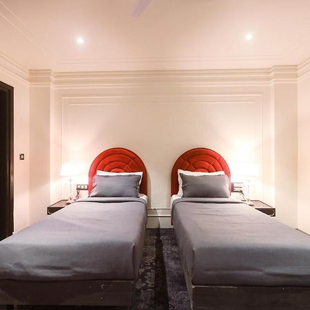 The Saga Hotel New Delhi Buitenkant foto