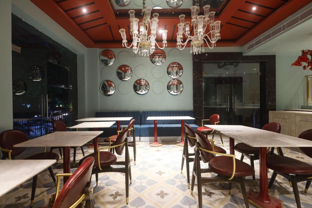 The Saga Hotel New Delhi Buitenkant foto