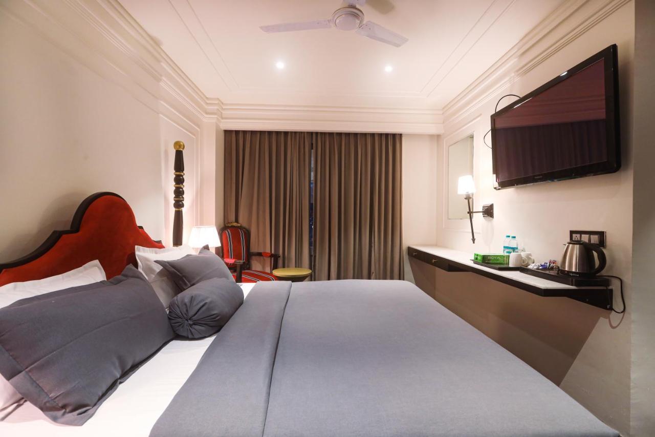 The Saga Hotel New Delhi Buitenkant foto
