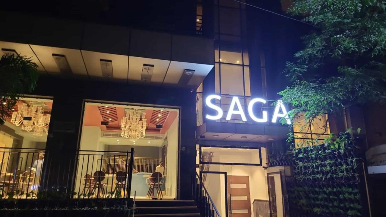 The Saga Hotel New Delhi Buitenkant foto