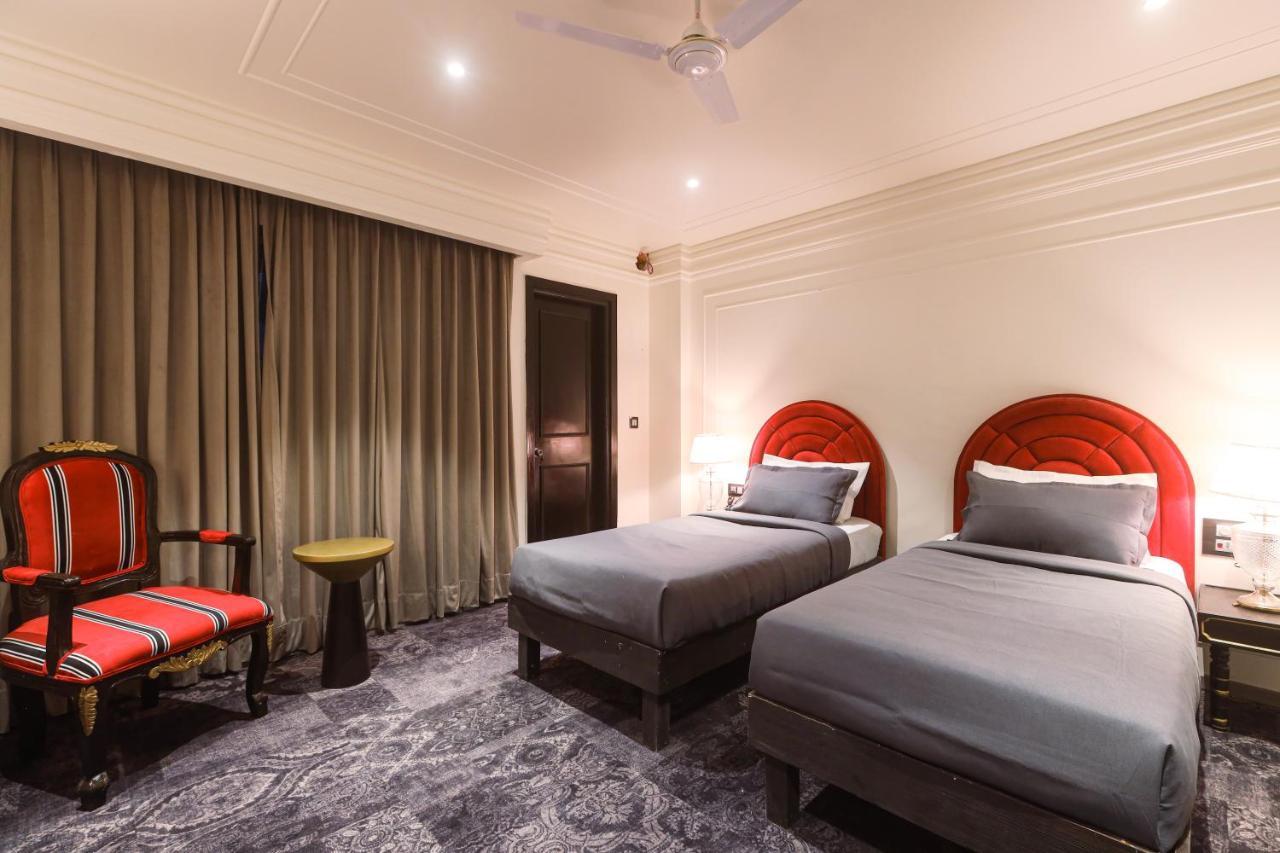 The Saga Hotel New Delhi Buitenkant foto